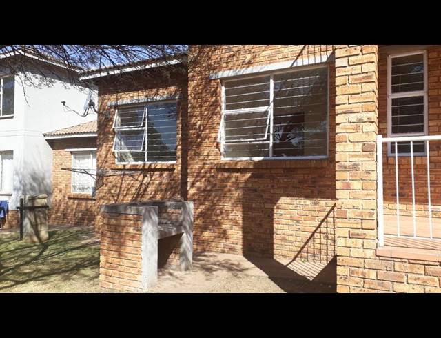 3 BEDROOM APARTMENT FOR SALE IN GROBLERPARK EXT